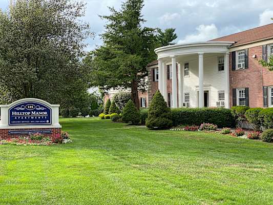 Hilltop Manor Apartments property